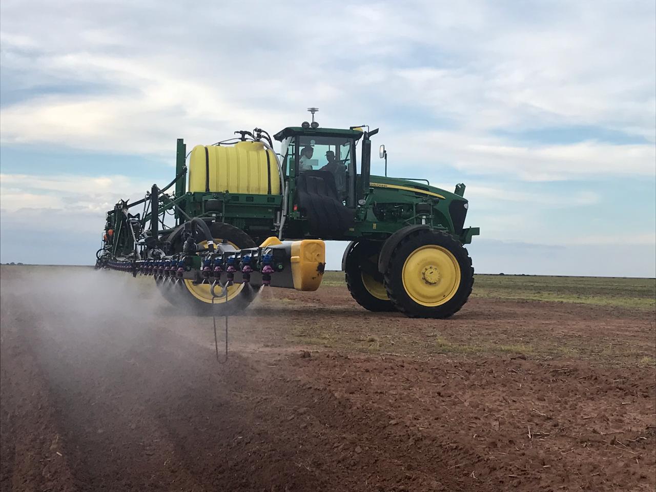 Cliente: Marcos Machado  Equipamento: Pulverizador 4730 + Estação Meteorológica  Fazenda Machado